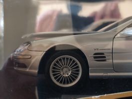 Mercedes-Benz SL 55 AMG, Silber von Maisto die cast 1/18