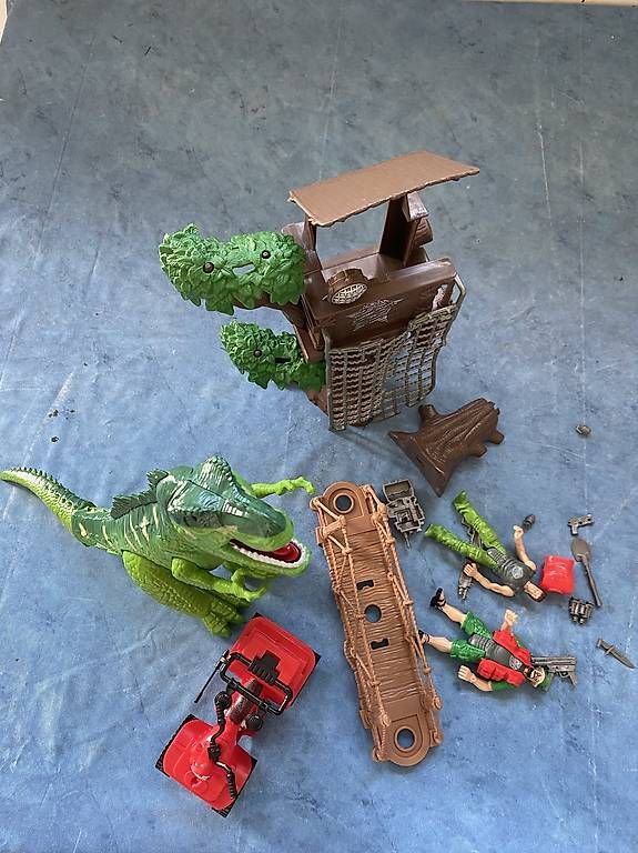 Spielzeuge: Dino Spiel Set  – Gebraucht aus Binz von kat_s2w7 1