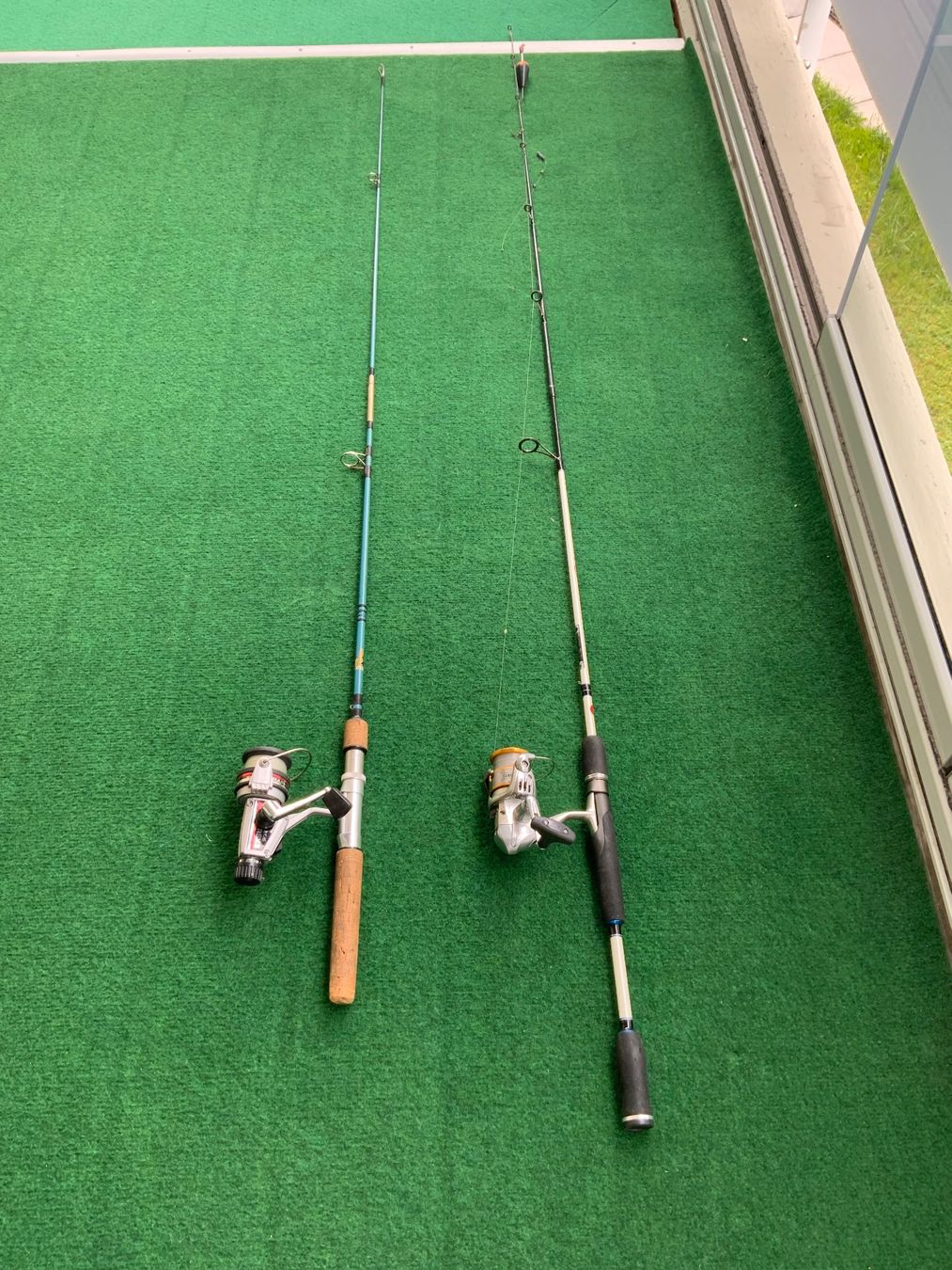 Canne da pesca: 2 Angelruten mit Rollen – Usato da Schübelbach venduto da Hecht11.
