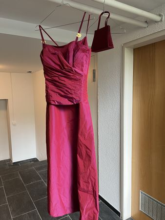 Zweiteiliges Ensemble aus Satin