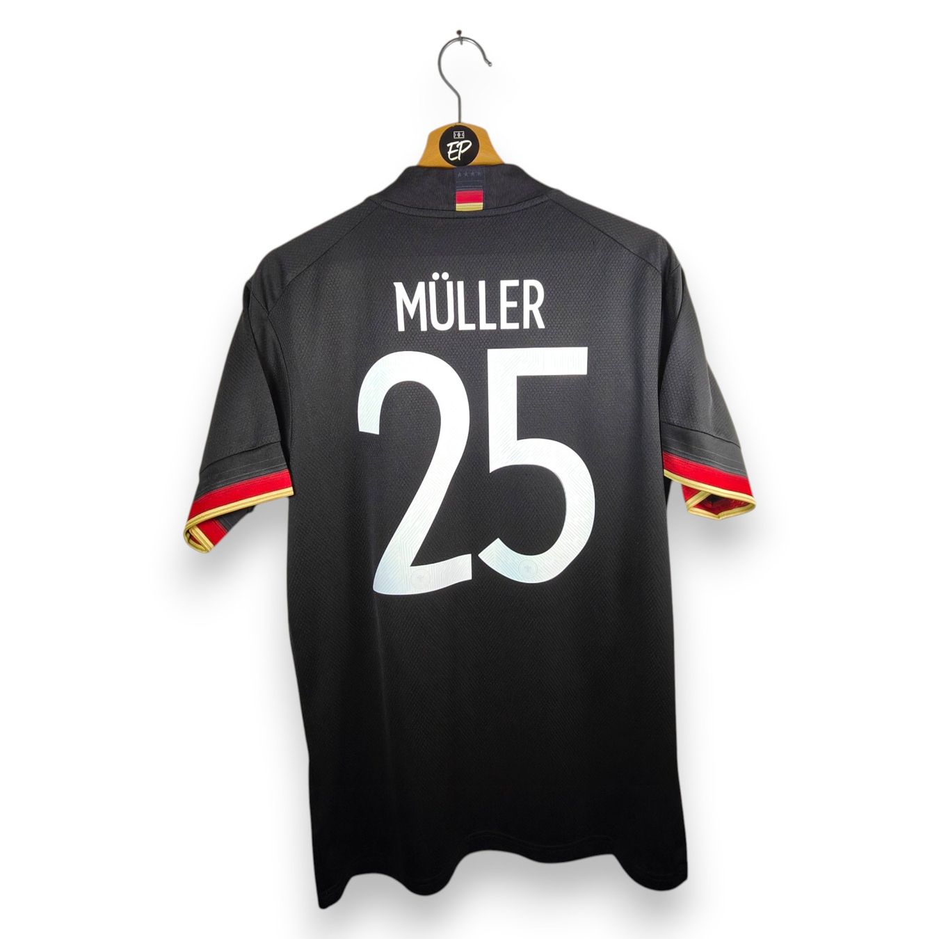 Adidas Leibchen & Hosen: Original 2020-21 Germany Away Trikot Müller – Gebraucht aus Martigny von eternalpitch