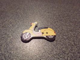 Knopf Vespa gelb
