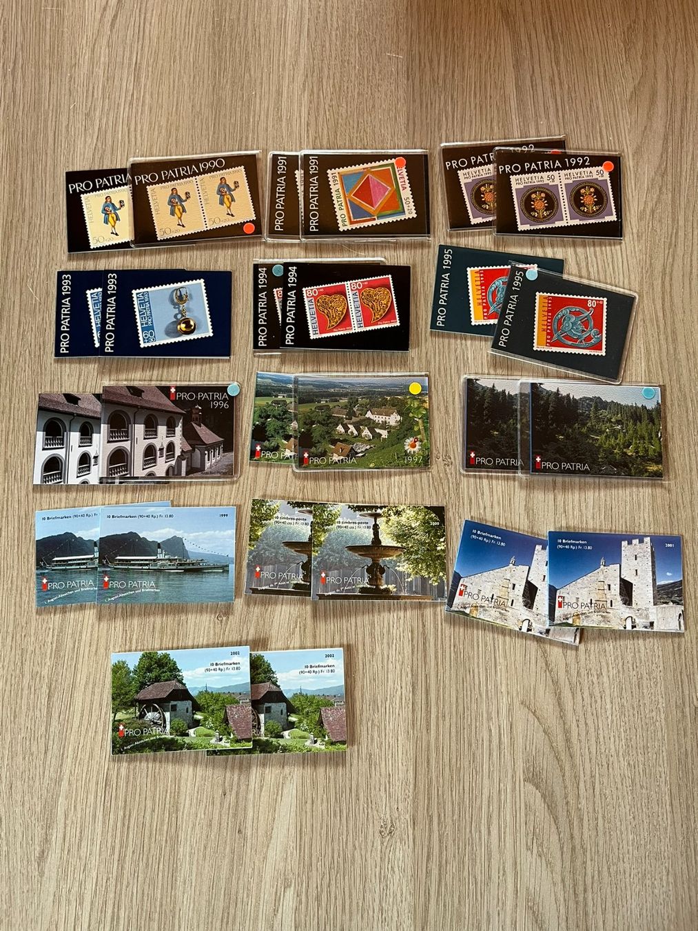 Alle Briefmarken: 122 Markenhefte mit ET Stempel, carnets avec cachet Pr jour – Gebraucht aus Bretigny-sur-Morrens von noldiphila 1