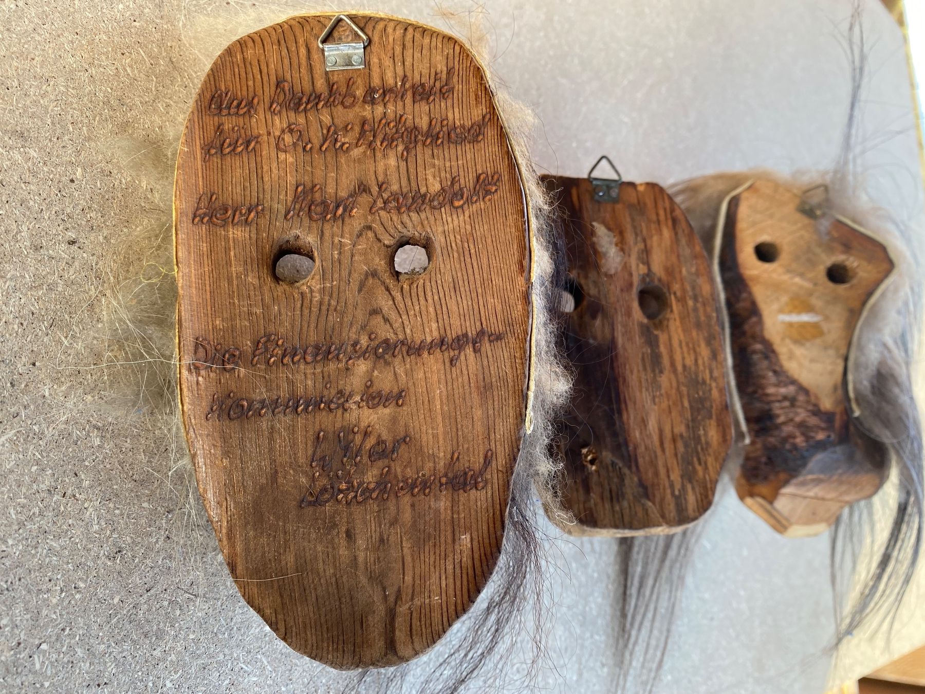 Altro in Antiquarato & Arte: 3 schöne alte Walliser Holzmasken – Usato da Feldbach venduto da Olive1 7