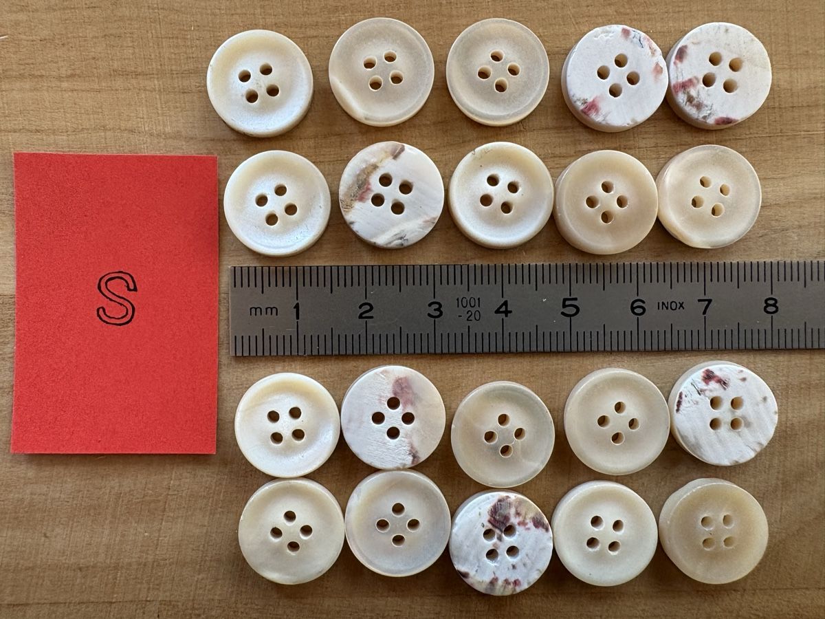 Boutons: 20 Perlmutt Knöpfe – Neuf (Voir description) à Rümlang par BoutiqueMonique16