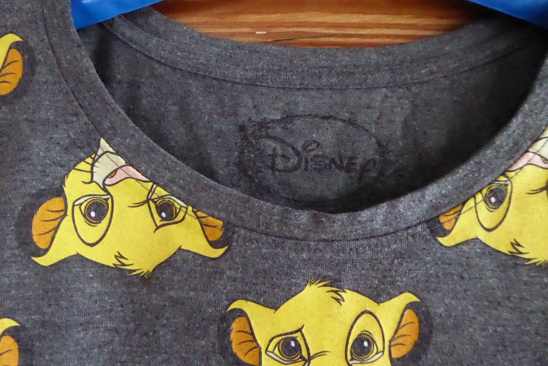 Disney T-shirt: Disney Tshirt Gr M – Usato da Sargans venduto da Benziner 5