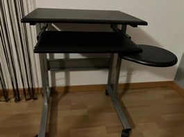 Bureau d'ordinateur pour enfants.
