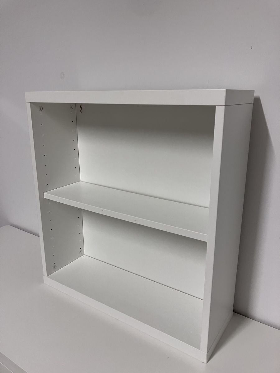 Étagères: Kleines Bücherregal Weiss IKEA – D'occasion à Dättwil AG par Datura