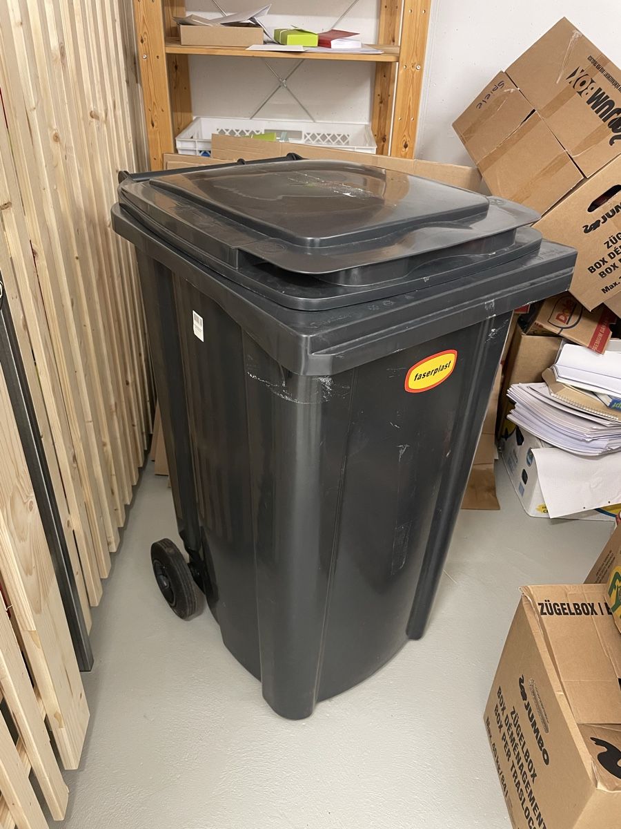 Sonstiges für Büro & Gewerbe: Container 240 Liter – Gebraucht aus Egnach von Schahan