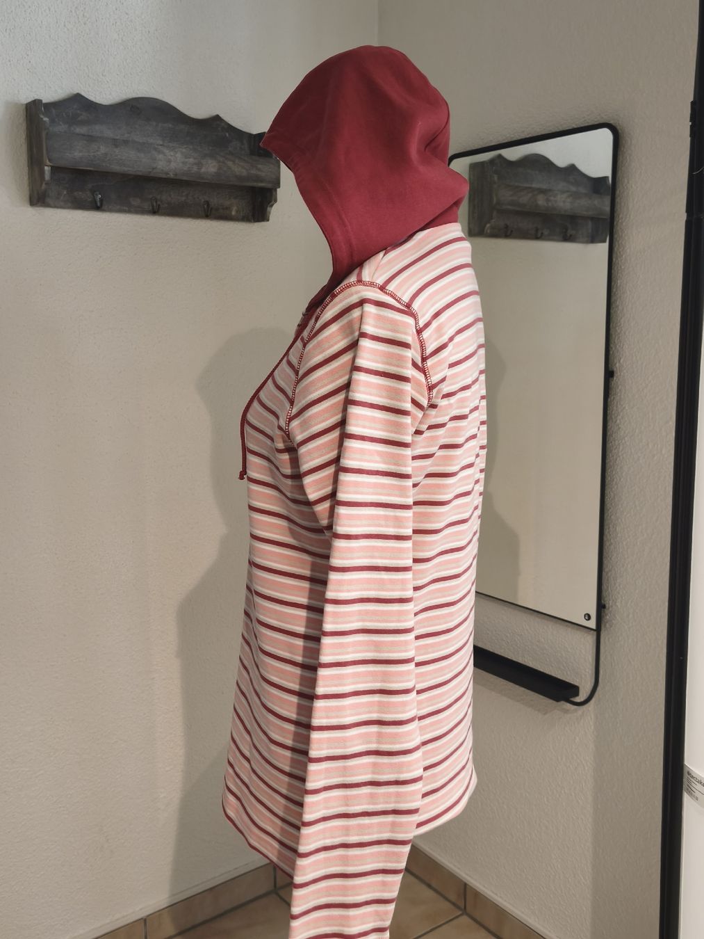 Maglioni & Felpe: Damen Pullover mit Kapuze gestreift Grösse 36/38 TCM – Nuovo (secondo la descrizione) da Emmetten venduto da SecondhandSiska 1