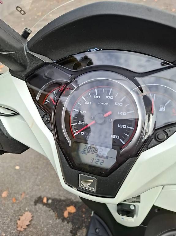 Honda Autres: Honda SH 300A – D'occasion à Gersau par blikk21 4
