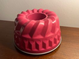 Gugelhupfform aus Stahlblech, Klassik, rosa, 1L