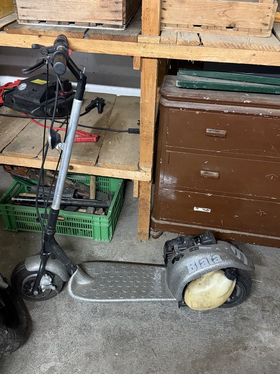 Scooters: Blata benzin scooter  – D'occasion à Männedorf par leonardogreco