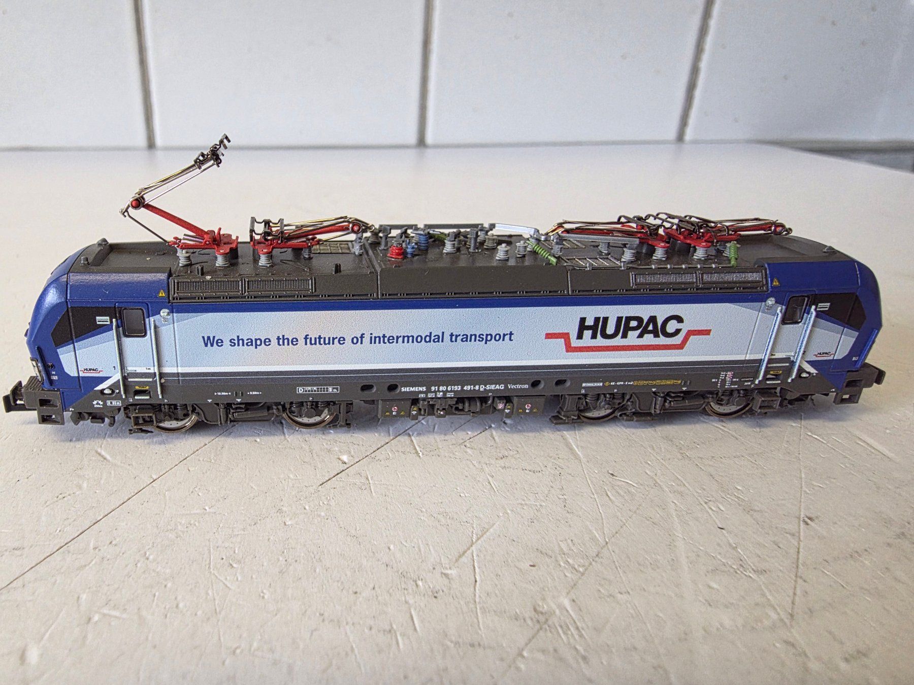 Fleischmann Modellini di ferrovie: E-Lok HUPAC, BR 193 "Vectron", mit Schnittstelle – Nuovo (secondo la descrizione) da Seuzach venduto da Loeckeli01 1
