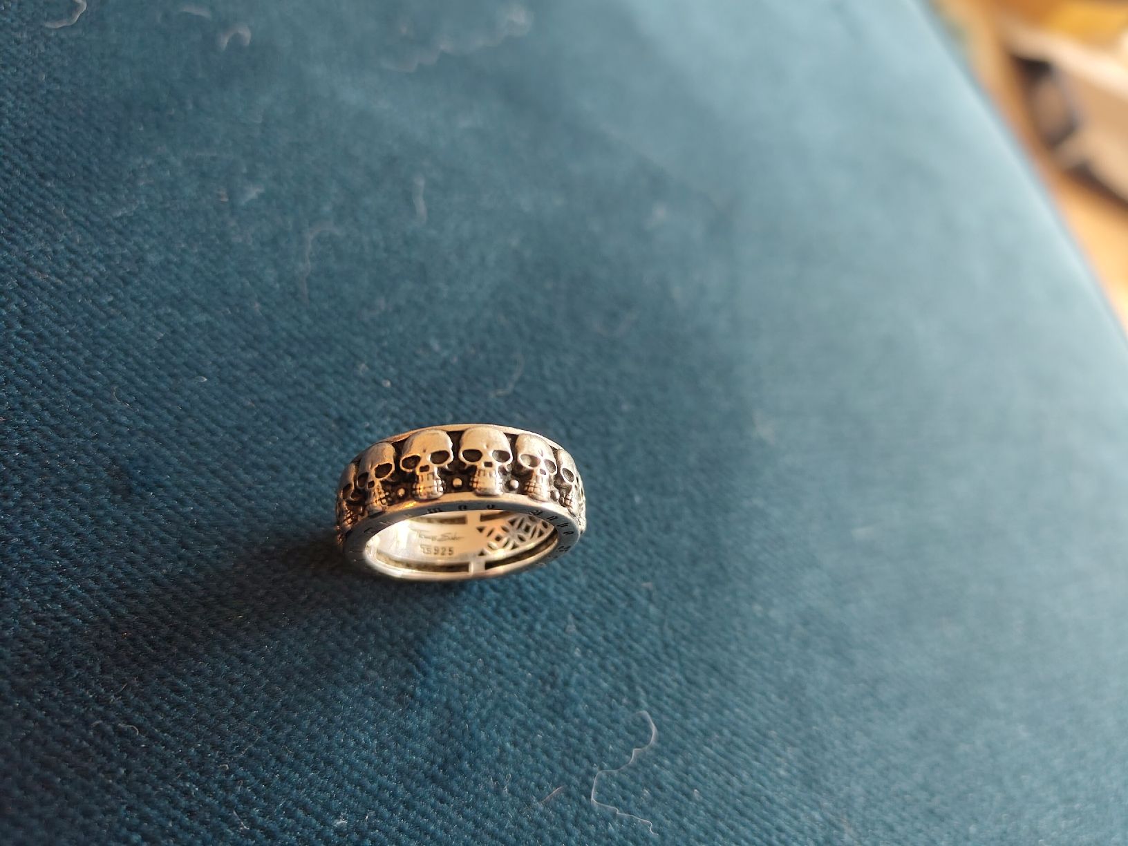Thomas Sabo Anelli: Ring Silber Thomas Sabo Totenköpfe – Nuovo (secondo la descrizione) da Frenkendorf venduto da deltarom
