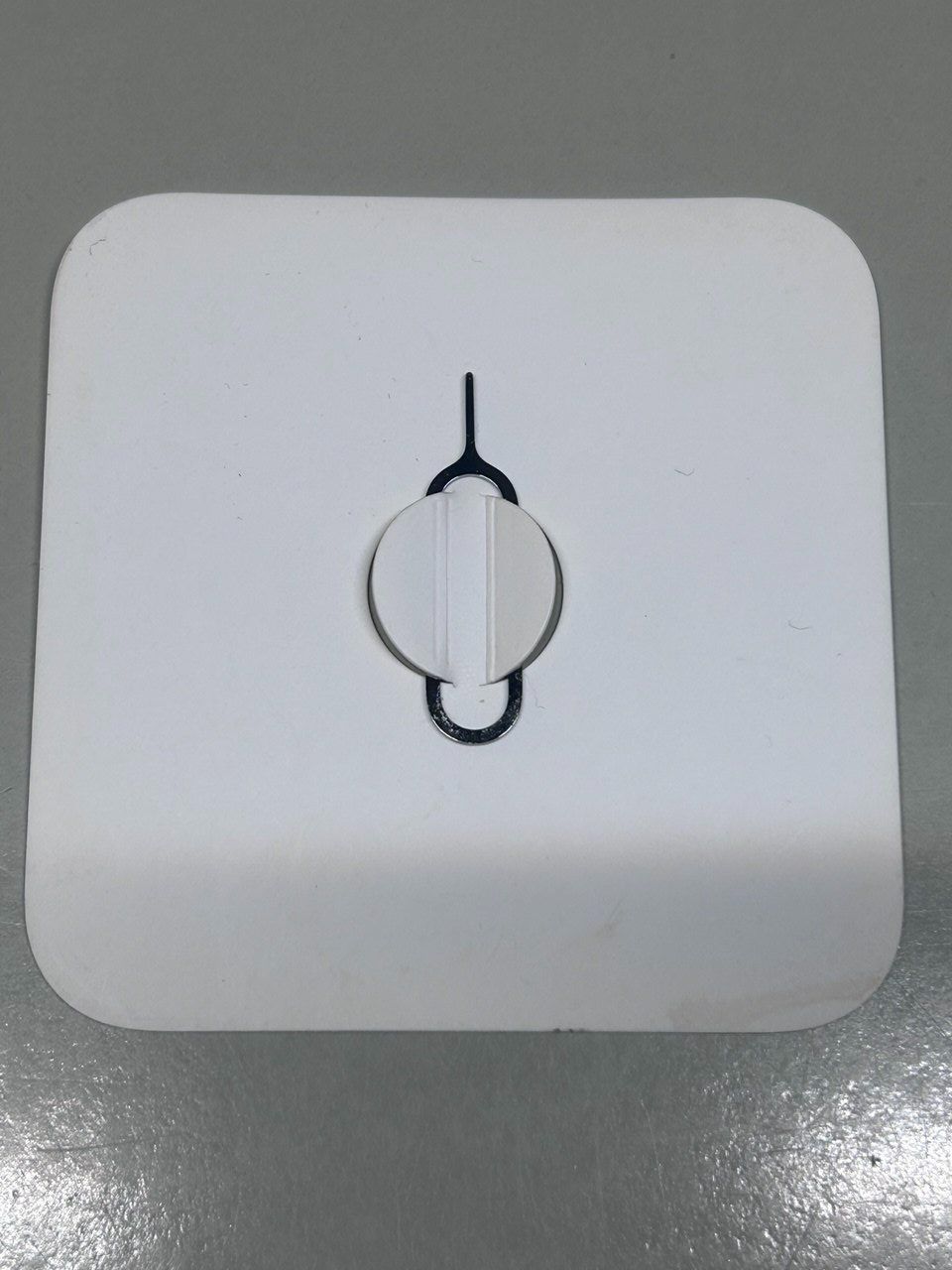Elettrodomestici da cucina: Originale estrattore per SIM Apple – Nuovo (secondo la descrizione) da Giubiasco venduto da LorisVale