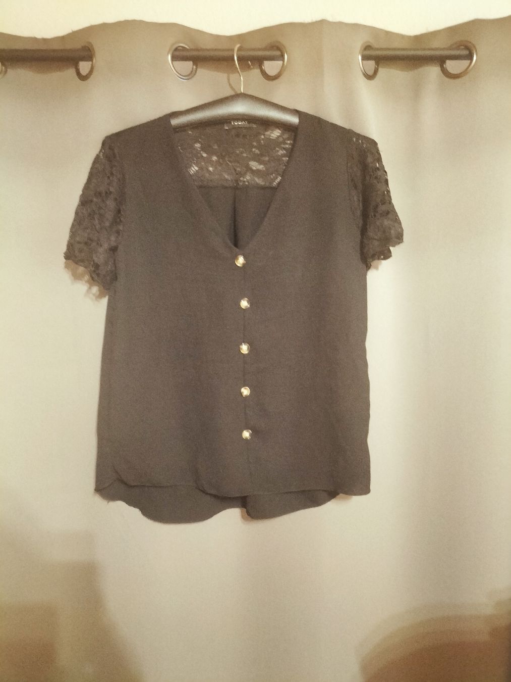 Camicette: t-shirt/chemise taille M/L – Usato da Gillarens venduto da Emy_28