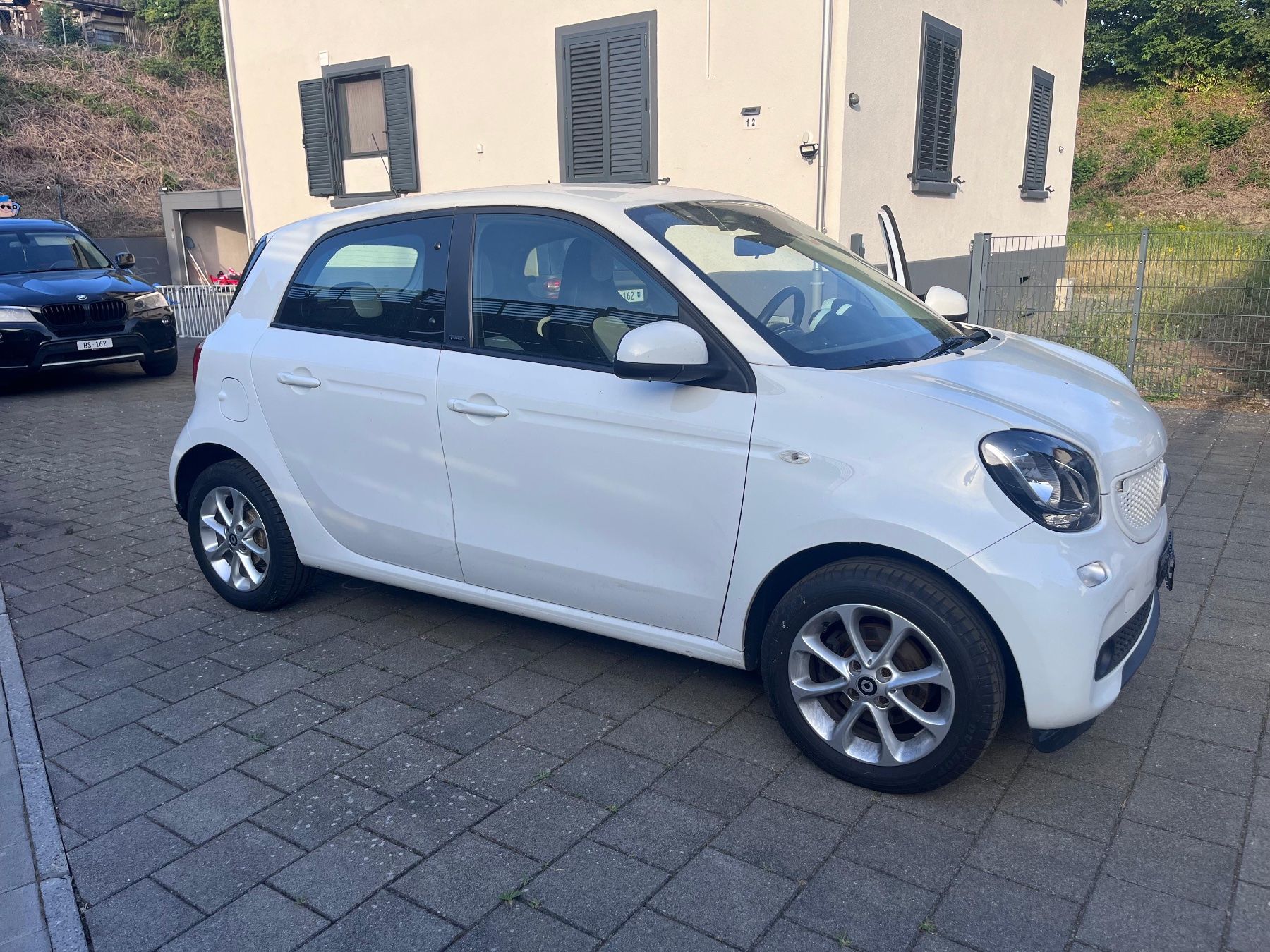 Smart Automobili: Smart Forfour 90ps Automat Navi Benzin – Usato da Reinach AG venduto da Undercover162 3