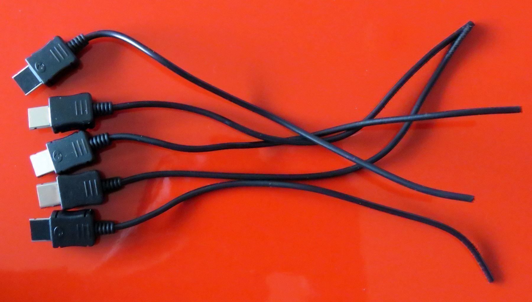 Cavi: 5 Stück Ladekabel mit altem Samsung Stecker – Nuovo (secondo la descrizione) da Untersiggenthal venduto da Zarkok 1