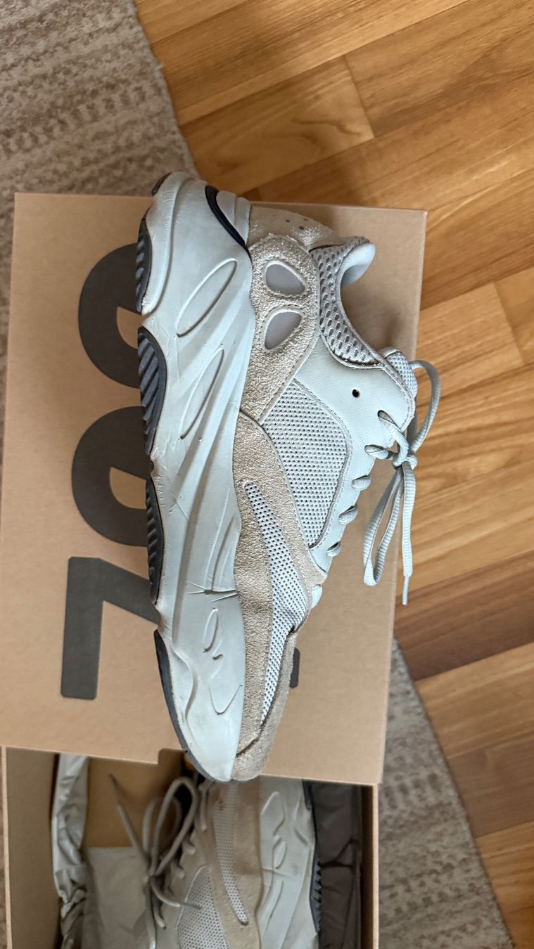 Adidas Scarpe da uomo: yeezy 700 salt 44 – Usato da Horgen venduto da Aron.zh 7