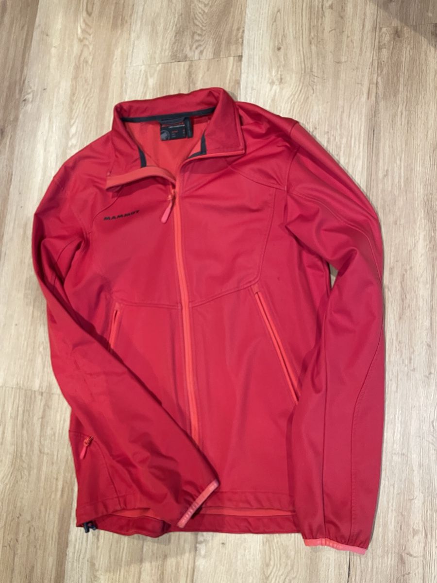 Mammut Jacken: Mammut soft shell Jacke rot – Defekt aus Walenstadt von