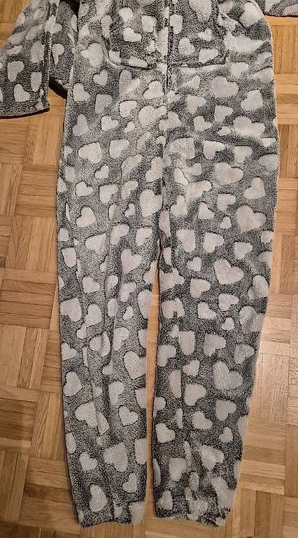 Jumpsuits: Kuschliger Onzie – D'occasion à Ettingen par mus_qx88 1