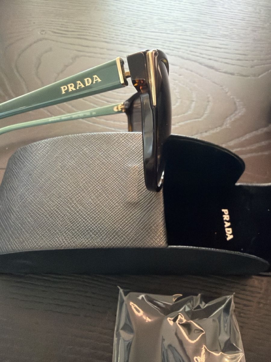 Prada Lunettes & Verres: Prada Sunglasses Brown Tortoiseshell Mint Green Frame – D'occasion à Baden par apputora 1