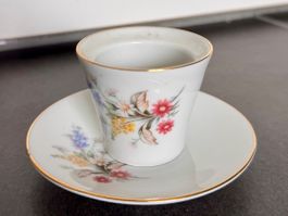 Hübsche kleine Espressotasse Hutschenreuther Bavaria Blumen
