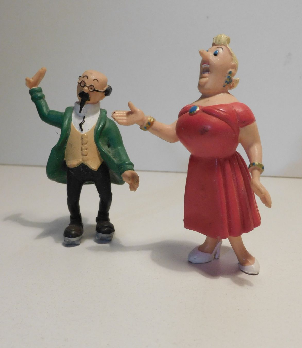 Statuette: Figuren Tim u Struppi - 2 gemarkte kl Plastik Figuren – Usato da Sursee venduto da 76 2