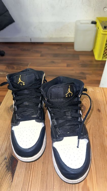 Jordan Chaussures hommes: Air Jordan 1 Mid - White Pollen Black – D'occasion à Grüningen par mel_c9v6 1