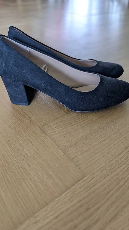 Scarpe da donna: Chaussures à talons noires  – Usato da Fribourg venduto da hff_5c7l 2