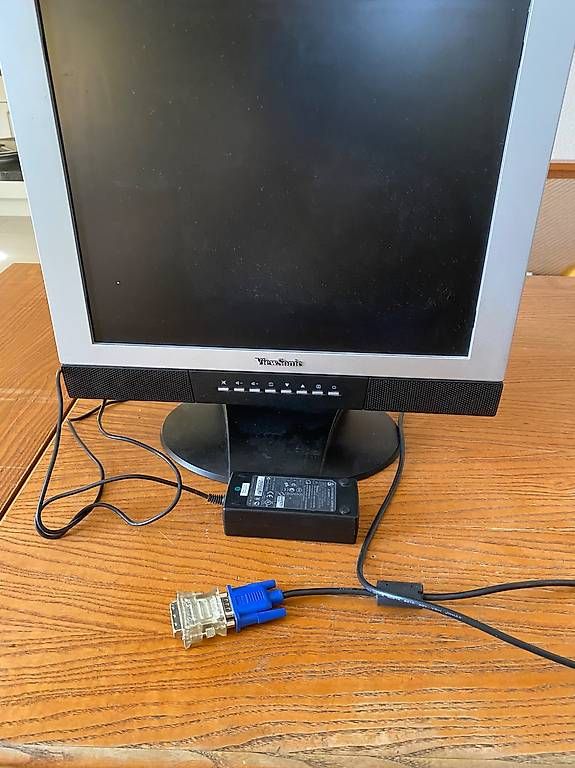 Monitor: Bildschirm für Pc – Usato da Strengelbach venduto da Luftschutzsoldat