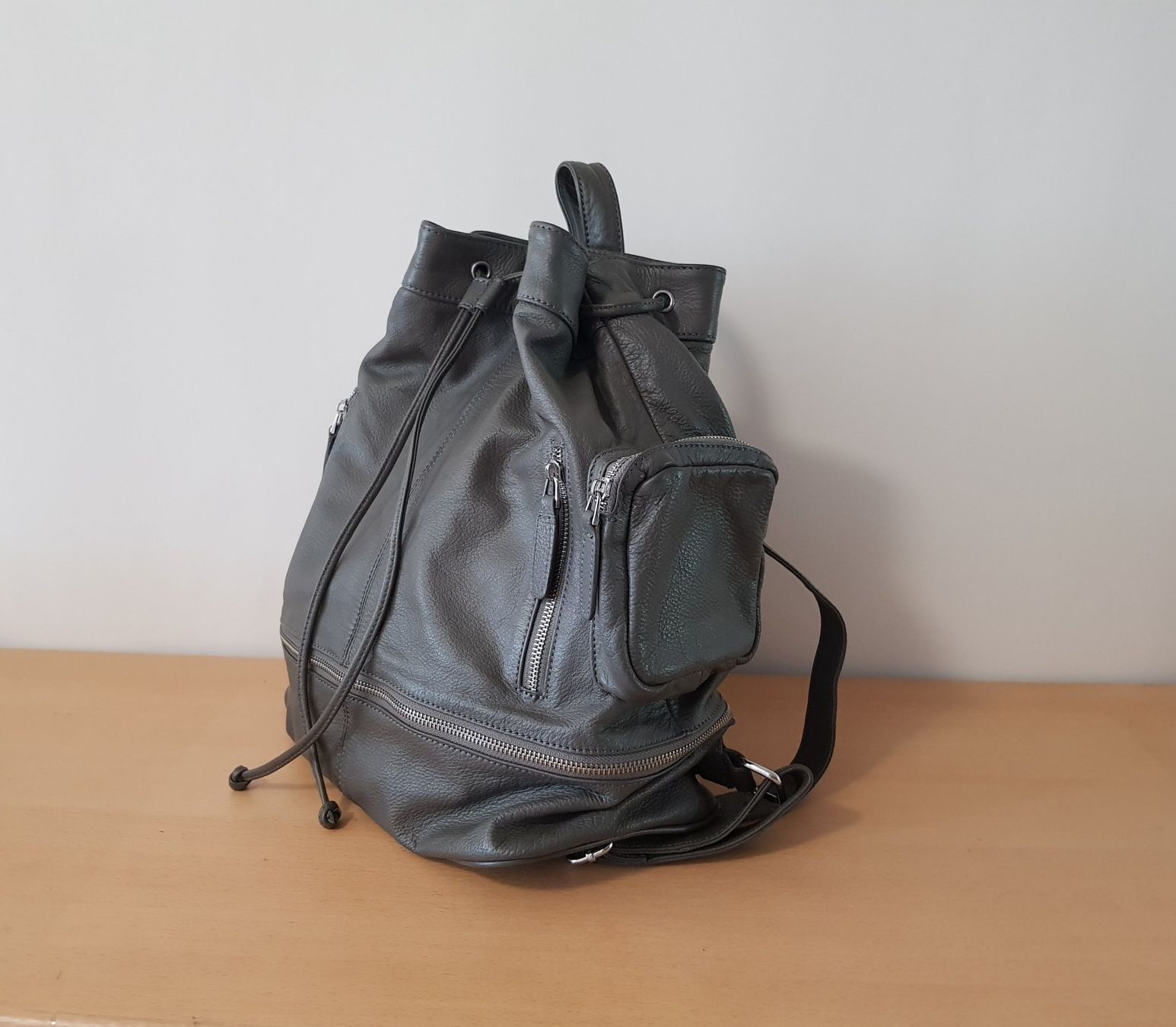 Sacs à dos: Scooter Lederrucksack in Grau – D'occasion à Basel par Birs868 1