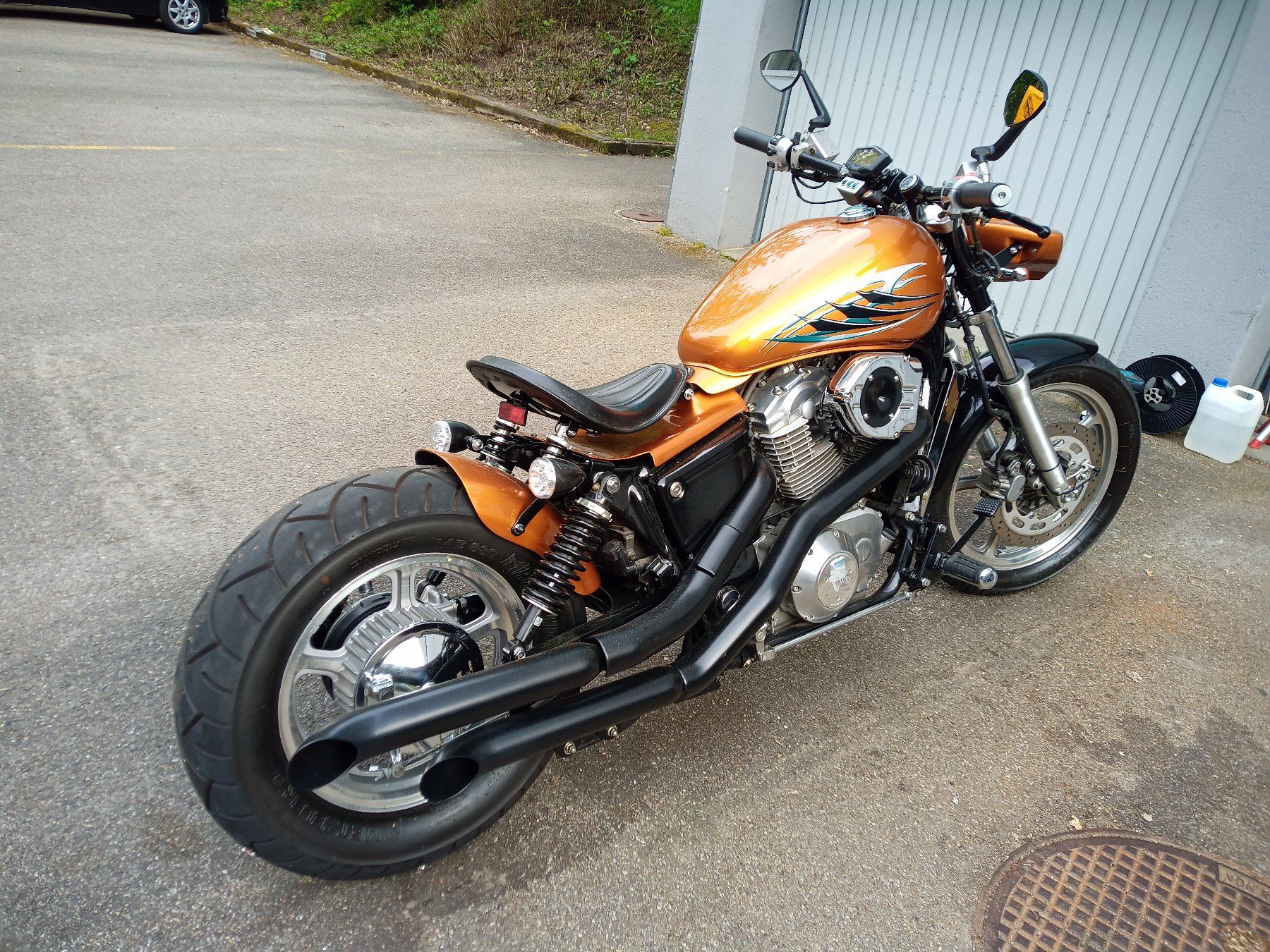 Honda Altro: Honda Shadow 1100 Bobber – Usato da Studen BE venduto da kissyves05 1
