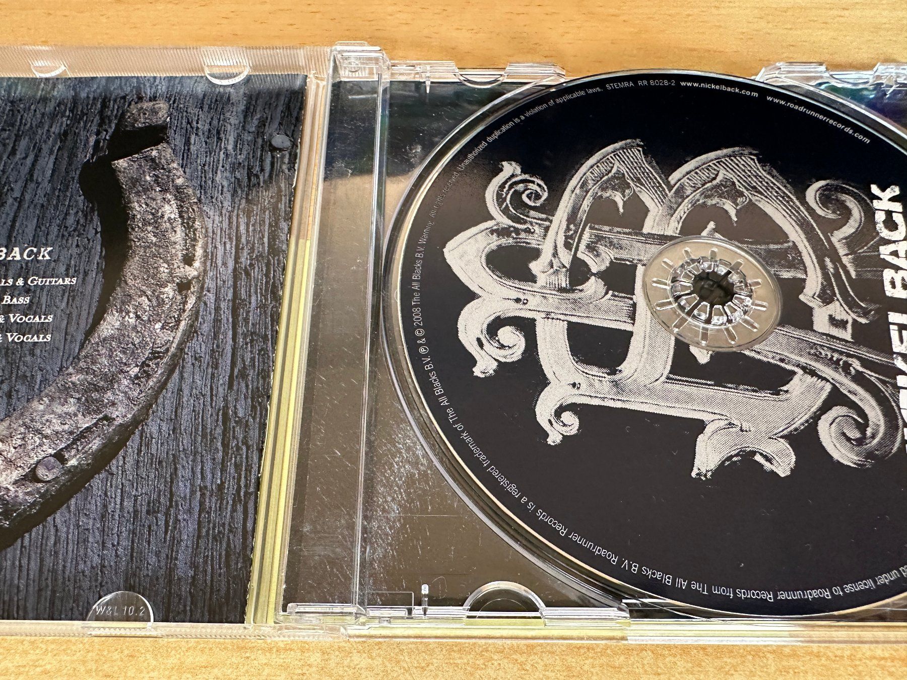 CD: R6 Nickelback – Dark Horse – Usato da Rikon im Tösstal venduto da Alpenmutz 2