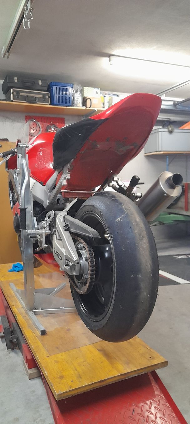 Honda Autres: Honda CBR 900 – D'occasion à Jenaz par Andida 2