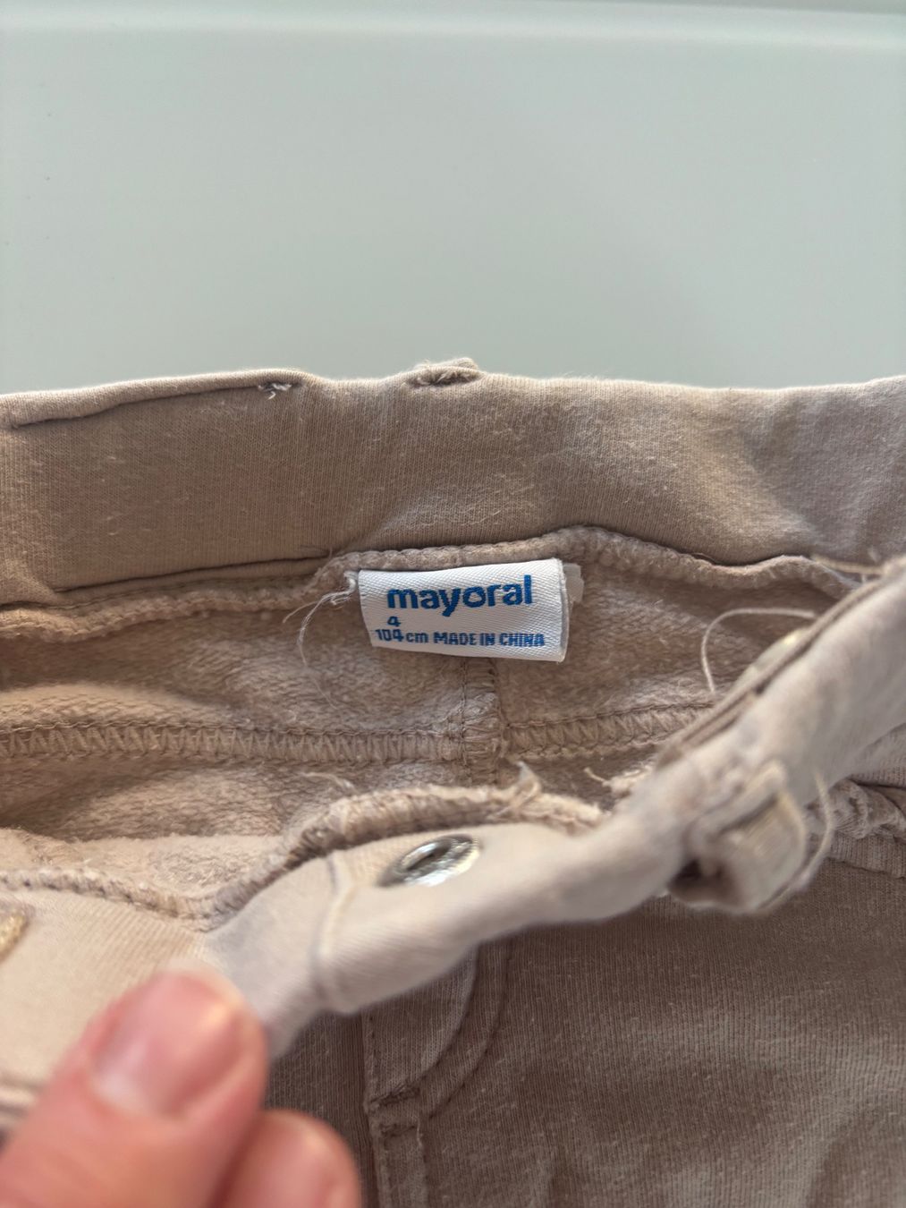 Pantaloni: Majoral Mädchen Hose Beige 4 Jahre – Usato da Zollikon venduto da d_grabher 1