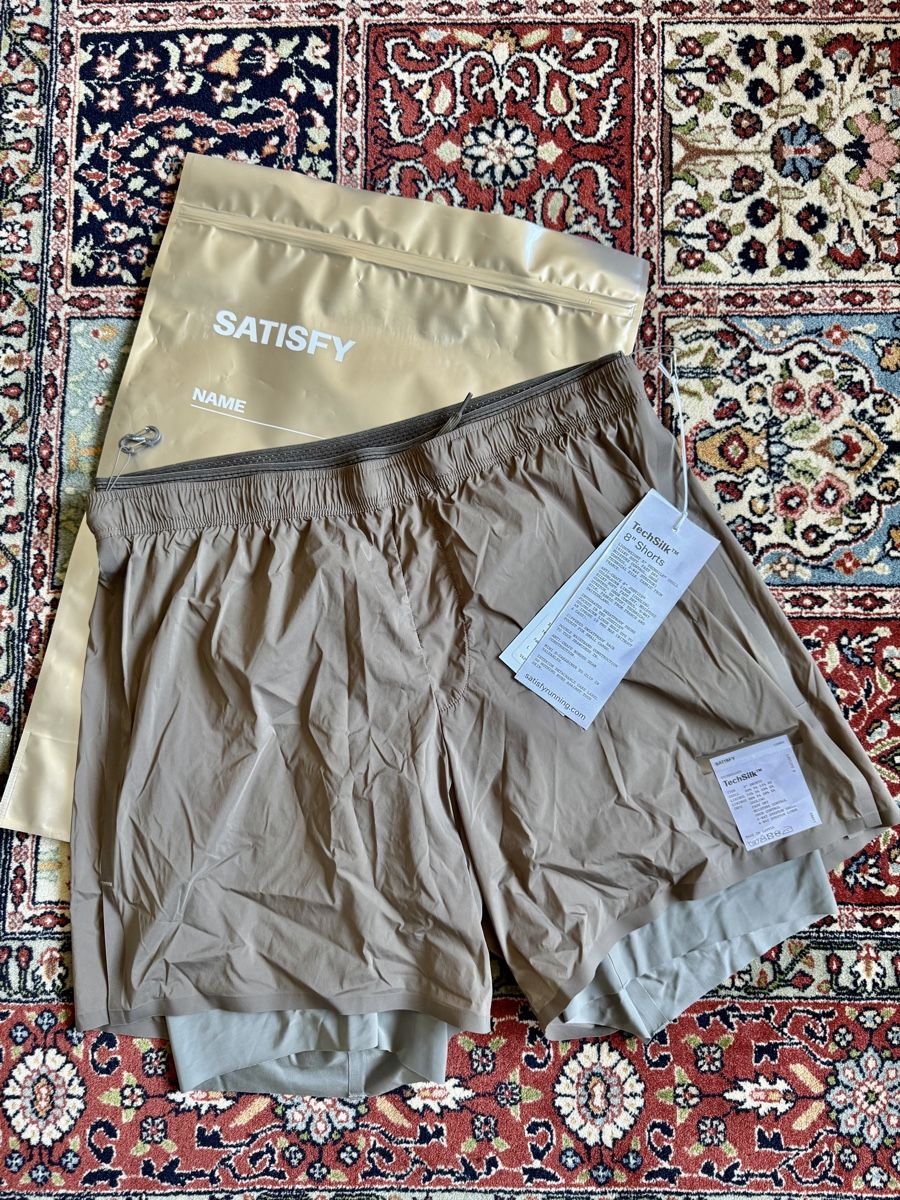 Satisfy Pantaloni: Satisfy TechSilk 8" Shorts Men's Size L new Running – Nuovo e nell'imballaggio originale da Luzern venduto da ch_in
