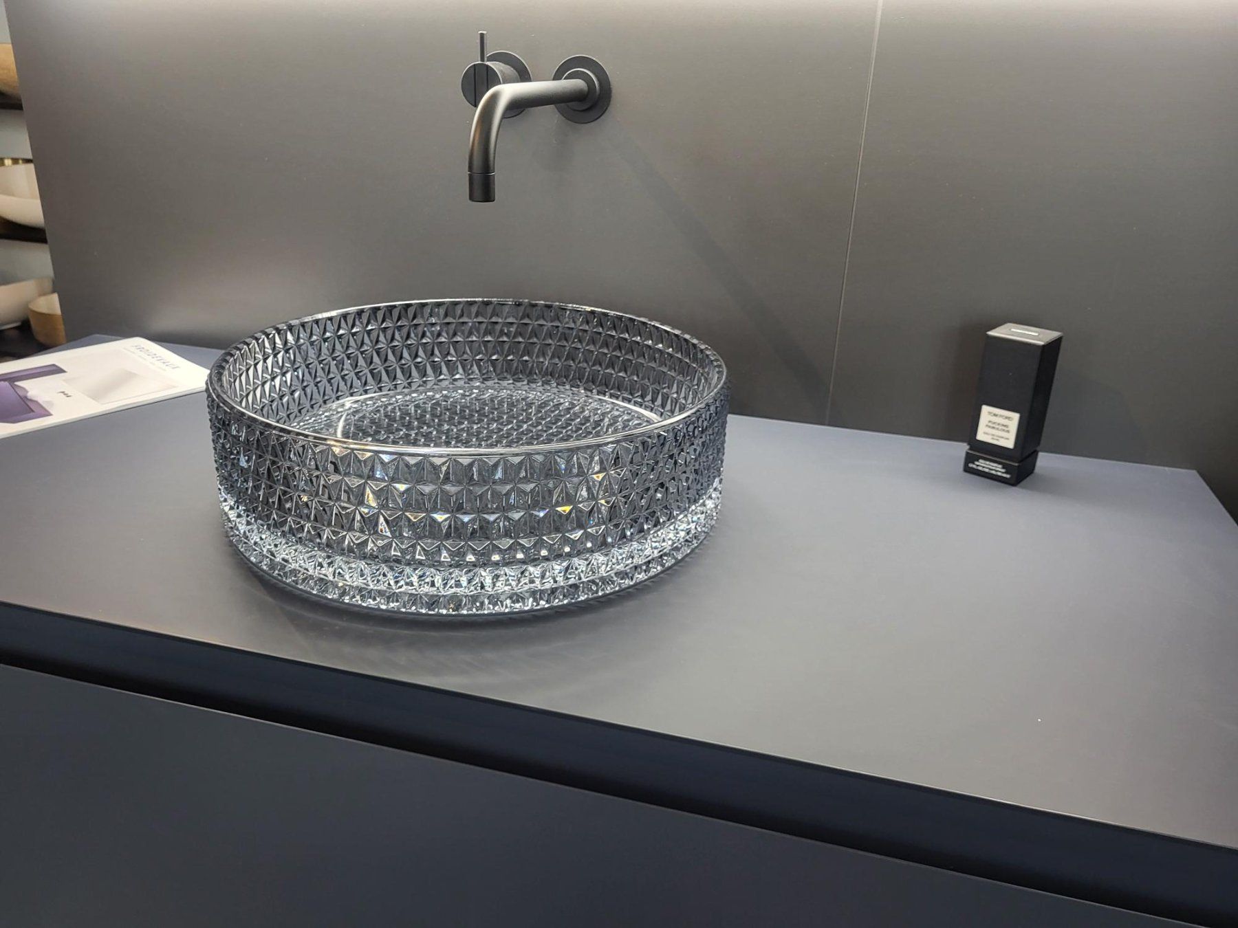 Lavabi & lavandini: Aufsatzbecken Ritaglio aus Glas – Nuovo e nell'imballaggio originale da Küssnacht am Rigi venduto da domusinterior