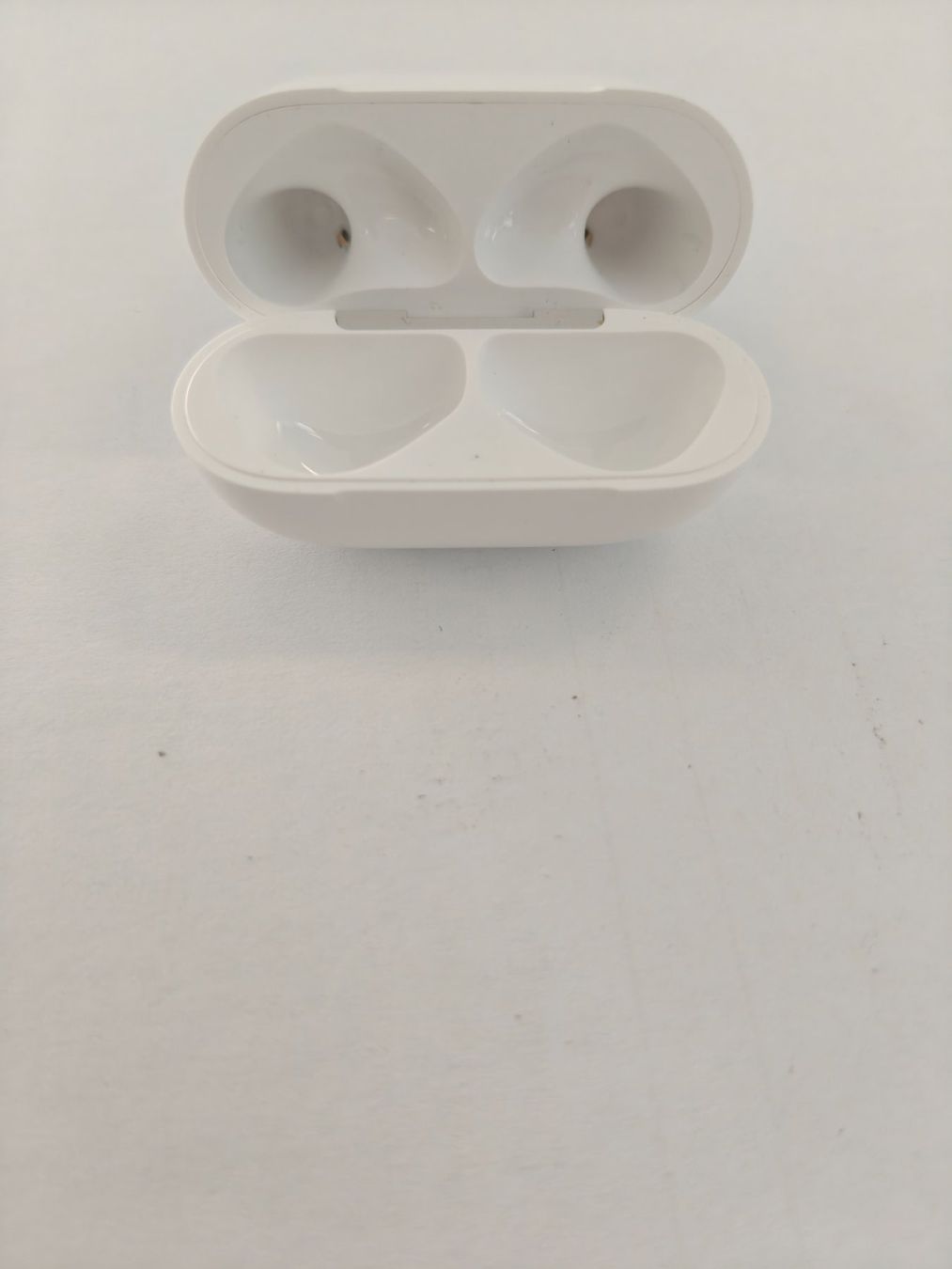 Apple Kopfhörer: APPLE AirPods 4 Charging Case – Gebraucht aus Mönchaltorf von addap 1