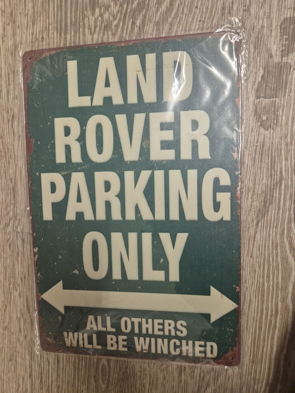 Insegne: Land Rover Parking Only - Blechschild  – Nuovo e nell'imballaggio originale da Tuggen venduto da Santasbag