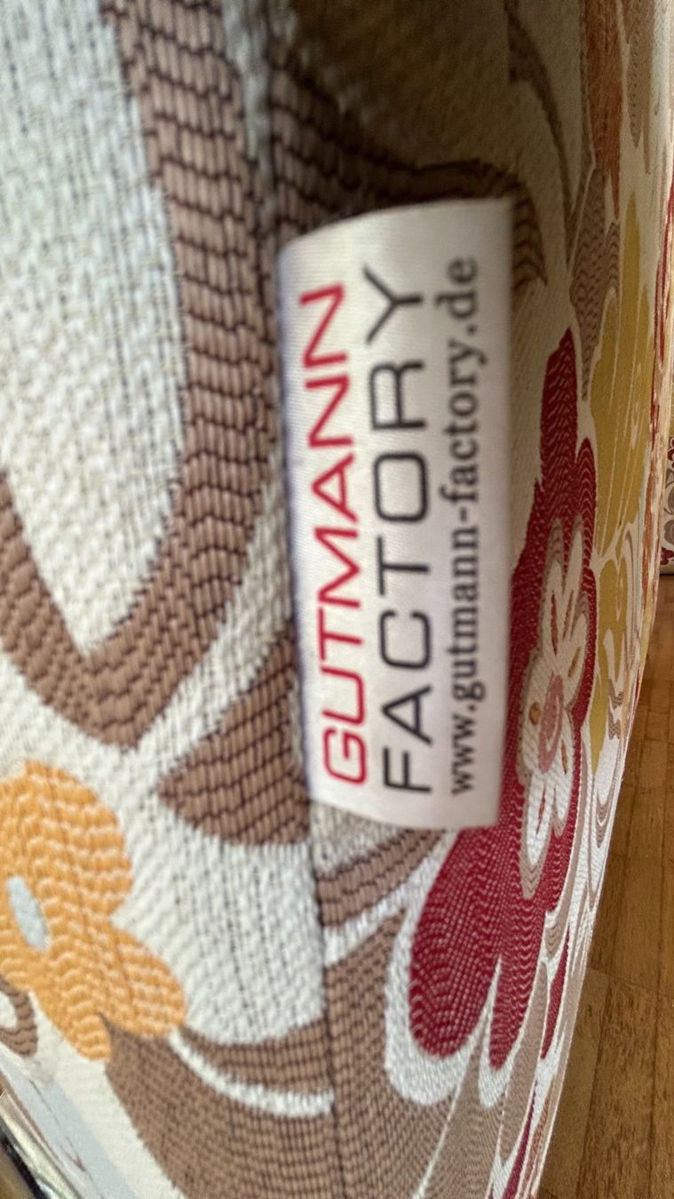 Divani: Sofa mit Hocker und Kissen Blumenmuster – Usato da Obernau venduto da broadwaypop 8