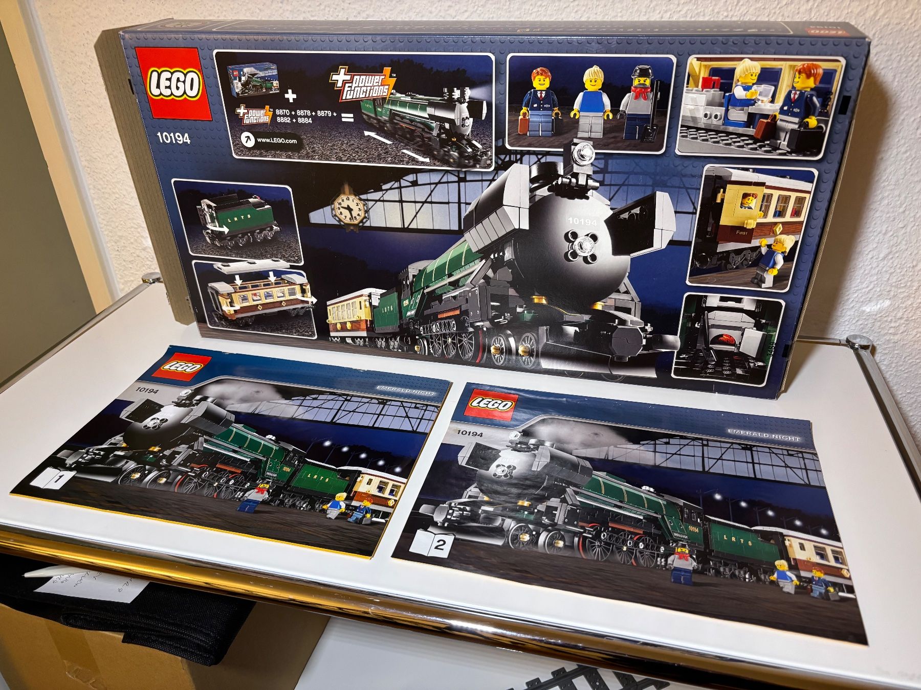 Lego Kit di costruzioni: Lego 10194 Emerald Night Zug Top – Nuovo (secondo la descrizione) da Esslingen venduto da Slane 1