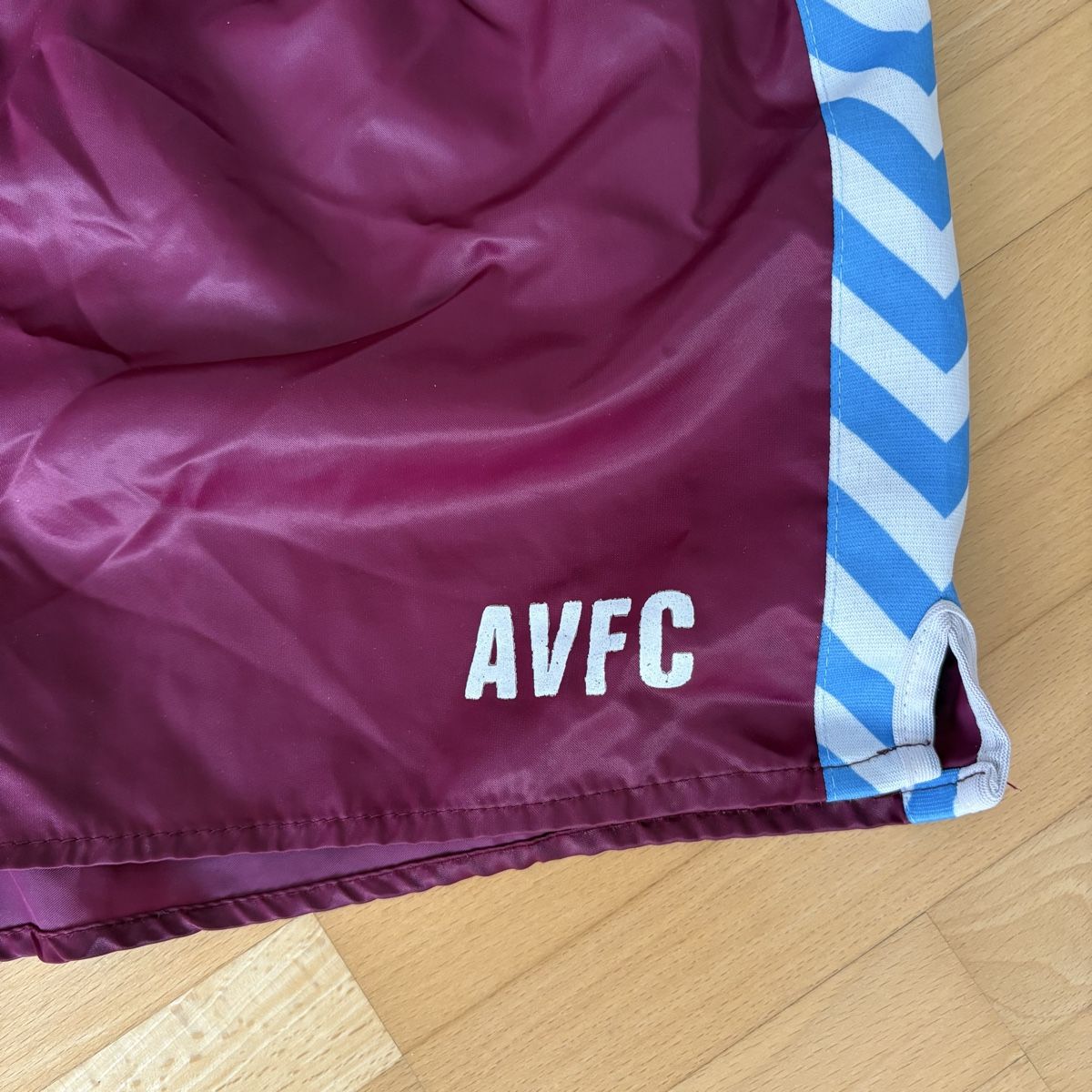 Hummel Leibchen & Hosen: Aston Villa Hose Vintage Hummel 70s – Gebraucht aus Winterthur von LaBodega 1