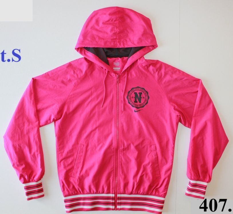 Nike Giacche: Veste Nike Rose t. S – Usato da Peseux venduto da Gilloss