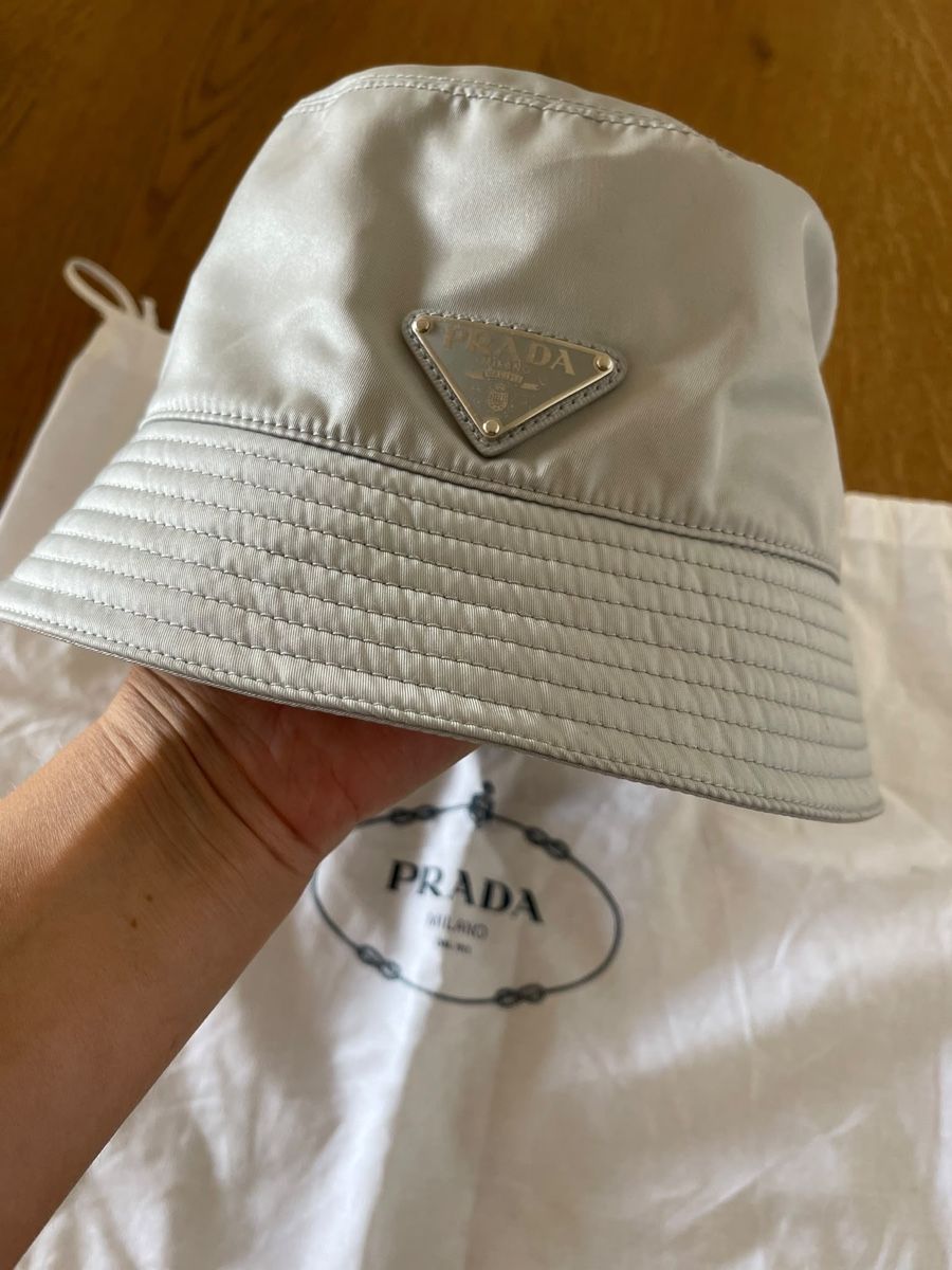 Prada Chapeaux, bonnets & casquettes: Prada Re-Nylon Bucket Hat – Neuf (Voir description) à Grenchen par iagiag 2