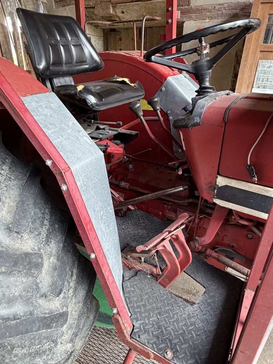 IHC Trattori: TRAKTOR IHC 633 Bj. 1984 – Usato da Bottighofen venduto da Trompetchen 2