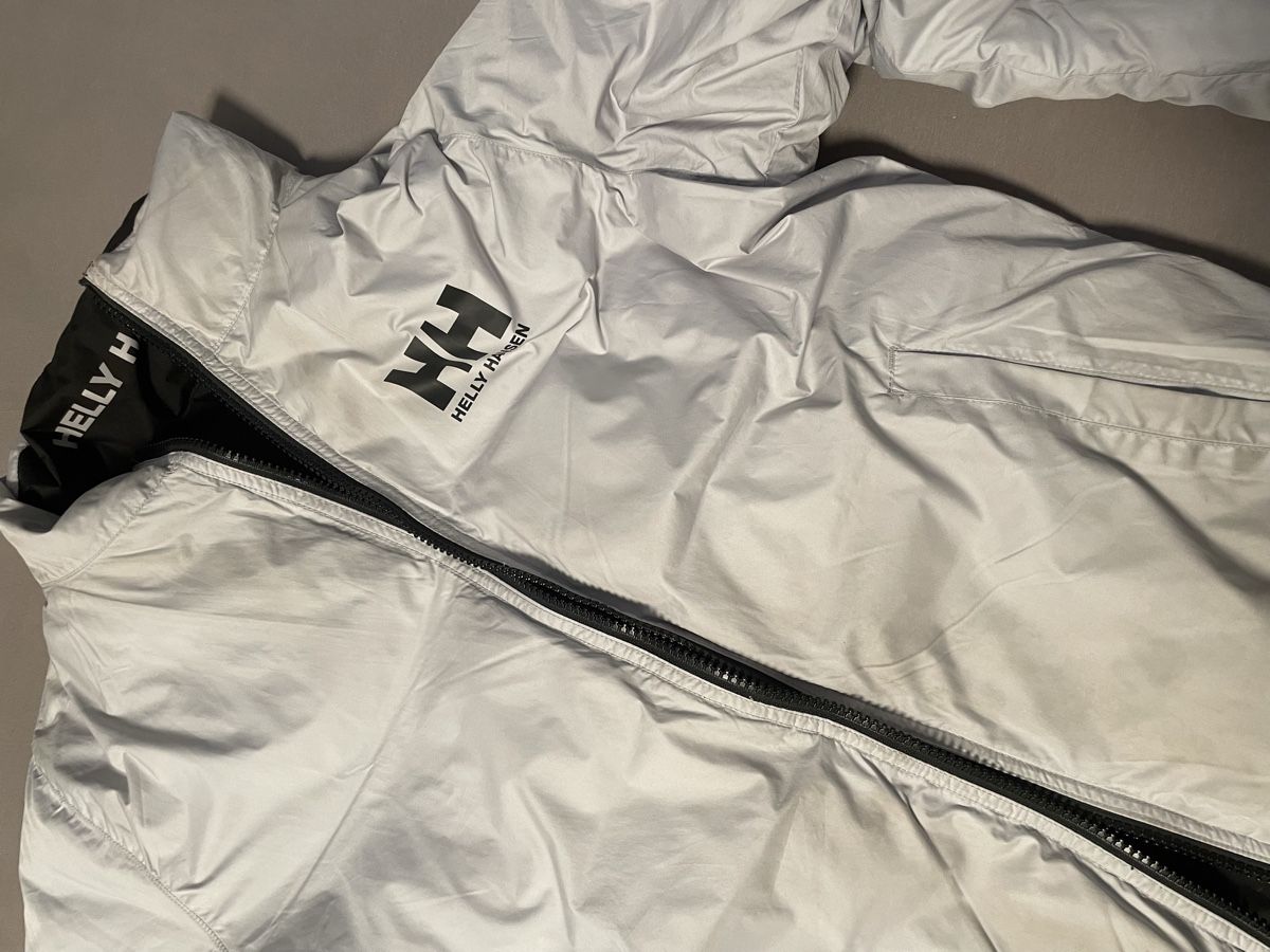 Helly Hansen Vestes: Helly Hansen Daunenjacke schwarz/silber Grösse M – D'occasion à Steinach par hue_85cr 5