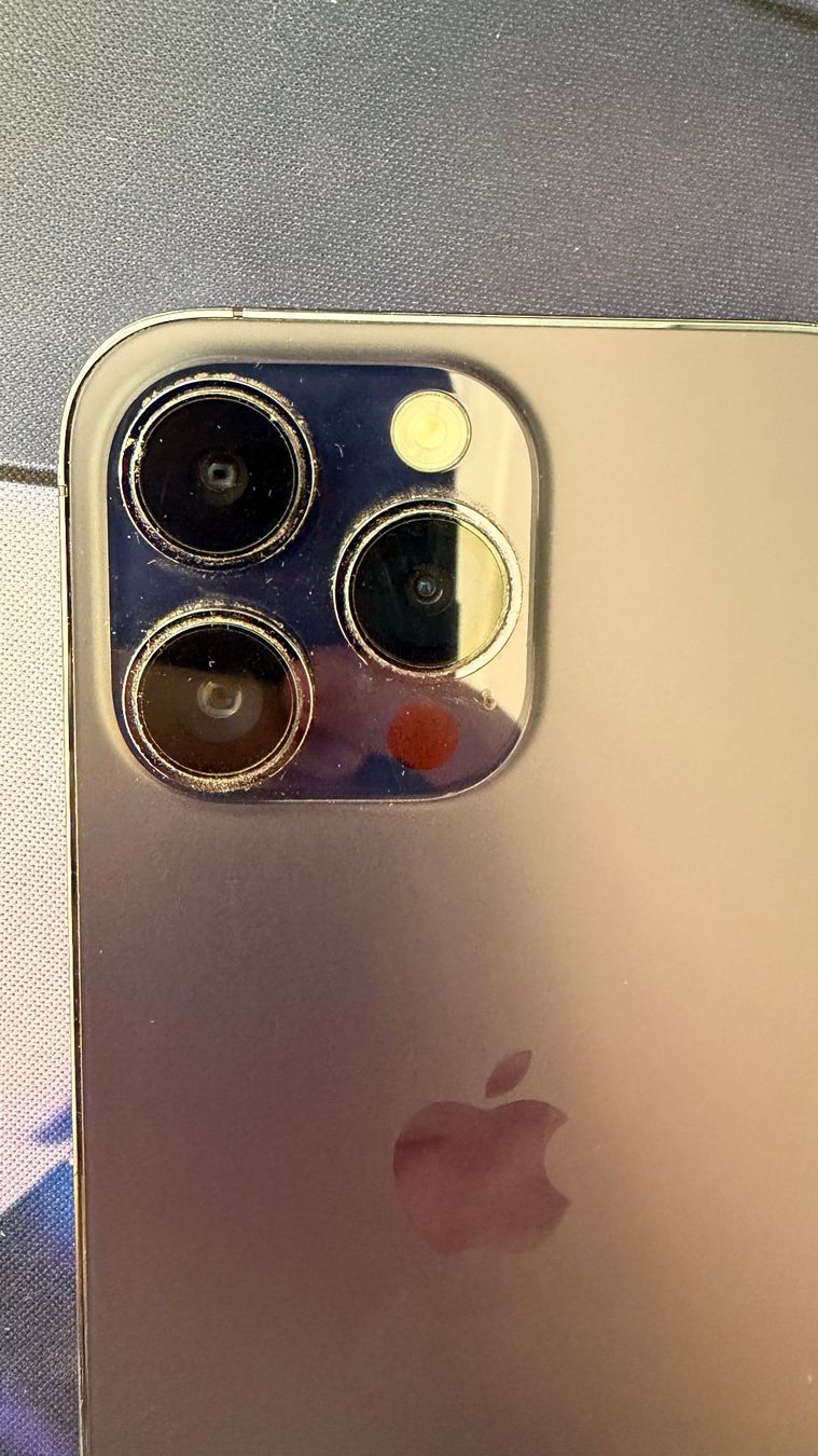 Apple Telefoni cellulari / Smartphones: iPhone 14 Pro Max – 256GB – Deep Purple – Usato da Kloten venduto da mey_sxr9 3