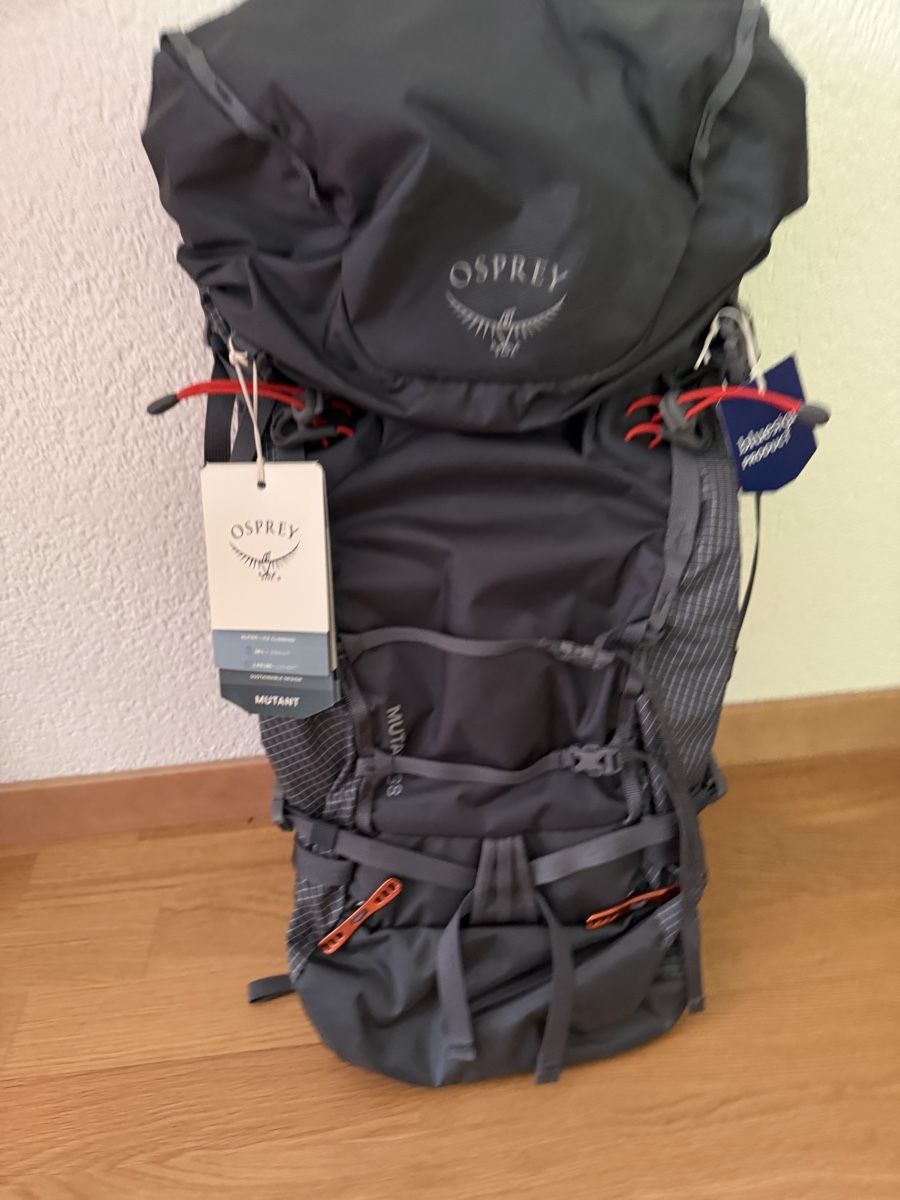 Osprey Zaini: Osprey Mutant 38L Grey M/L Backpack for Alpine/Ice Climbing – Nuovo e nell'imballaggio originale da La Tour-de-Peilz venduto da bma_s97h